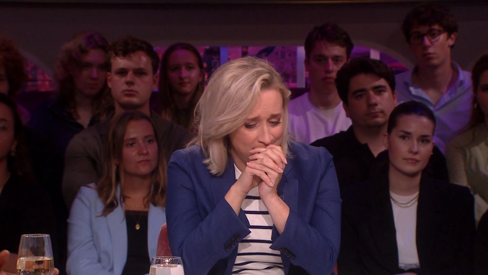 Eva Jinek emotioneel door verhalen over pleegzorg: 'omdat ik zelf een baby heb'