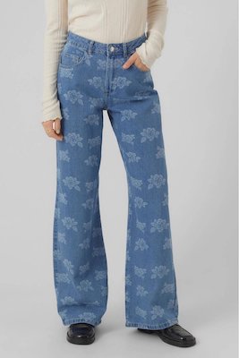 Vero Moda Gebloemde High Waist Wide Leg Jeans Vmlace Medium Blue Denim Medium Blue Denim 5715505204703 (1) denimtrends