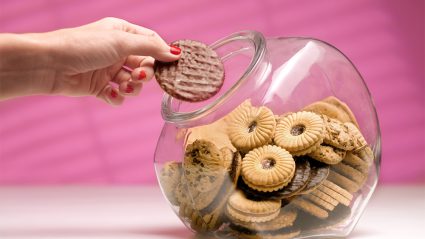 5 redenen waarom mensen emotie-eten, aldus een dieetpsycholoog