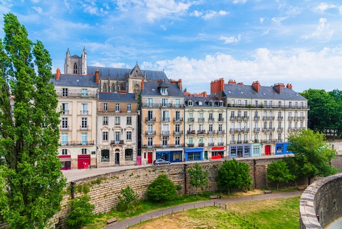 Een rij huizen in Nantes