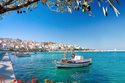 Vissersboten aangemeerd in de haven, Sitia, Kreta, Griekenland.