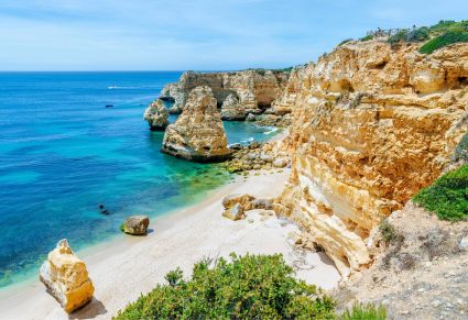 Portugese Stranden: Praia da Marinha in Algarve