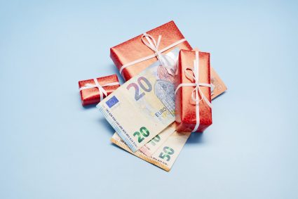 Geld besparen tijdens de feestdagen: zo pak je dat aan